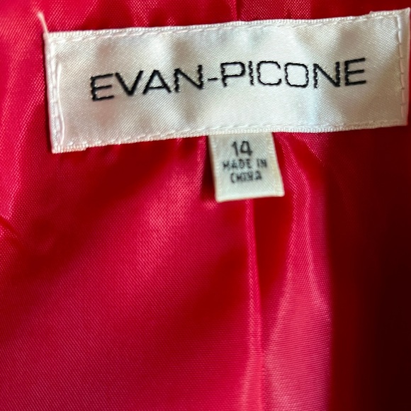Evan Picone Vibrant Red Pantsuit - Picture 5 of 5